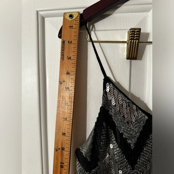 ASTR Black Silver Sequin Special Occasion Zig Zag Chevron Layer Cami M PRISTINE - Picture 10 of 11